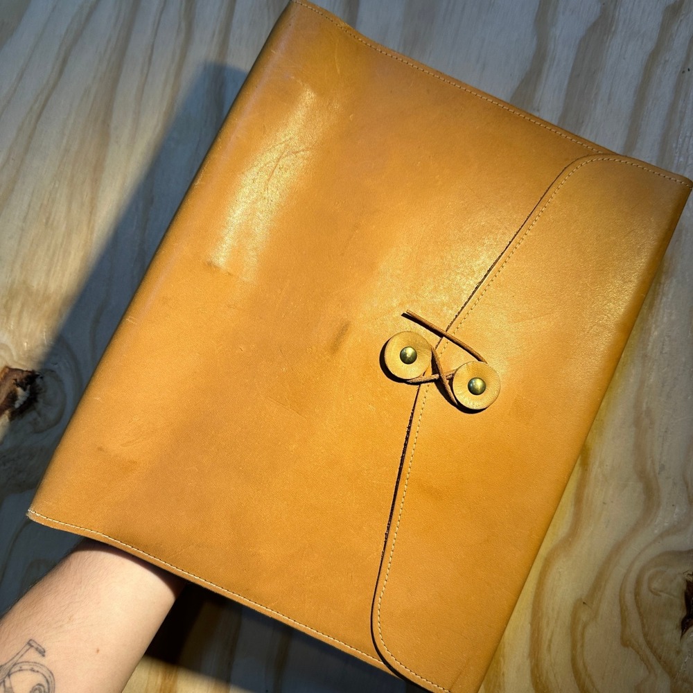 Kenton Tan Leather 3-Ring Binder Portfolio Portfolio String Closure